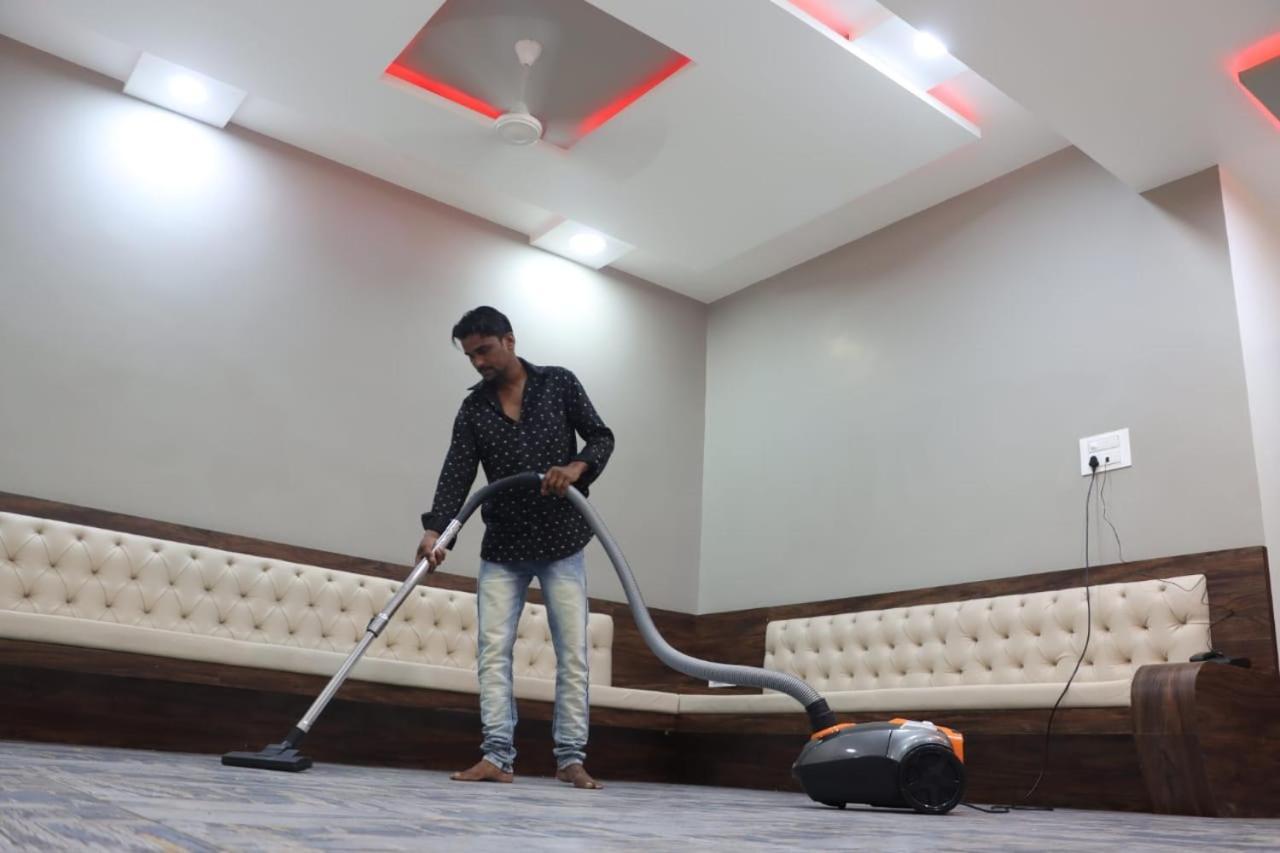 Pawan Executive Tuljapur Eksteriør bilde