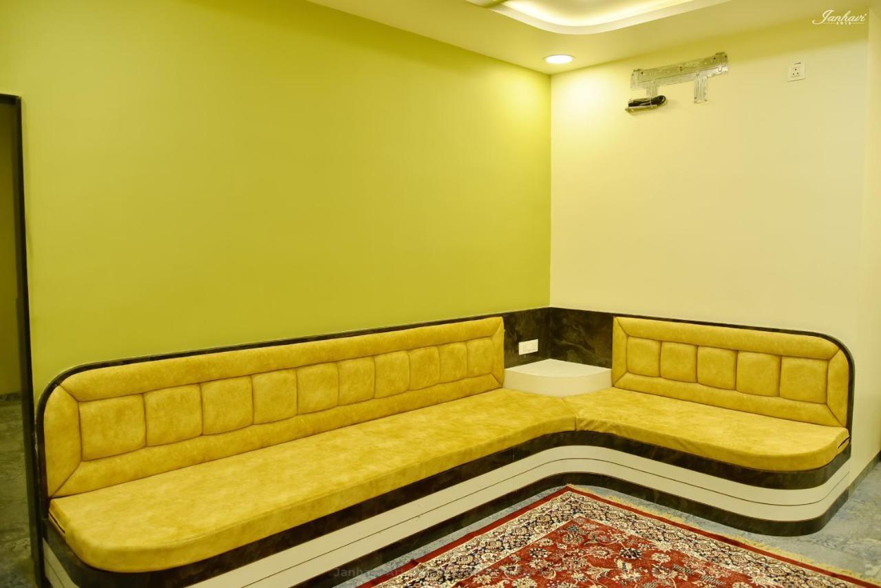 Pawan Executive Tuljapur Eksteriør bilde