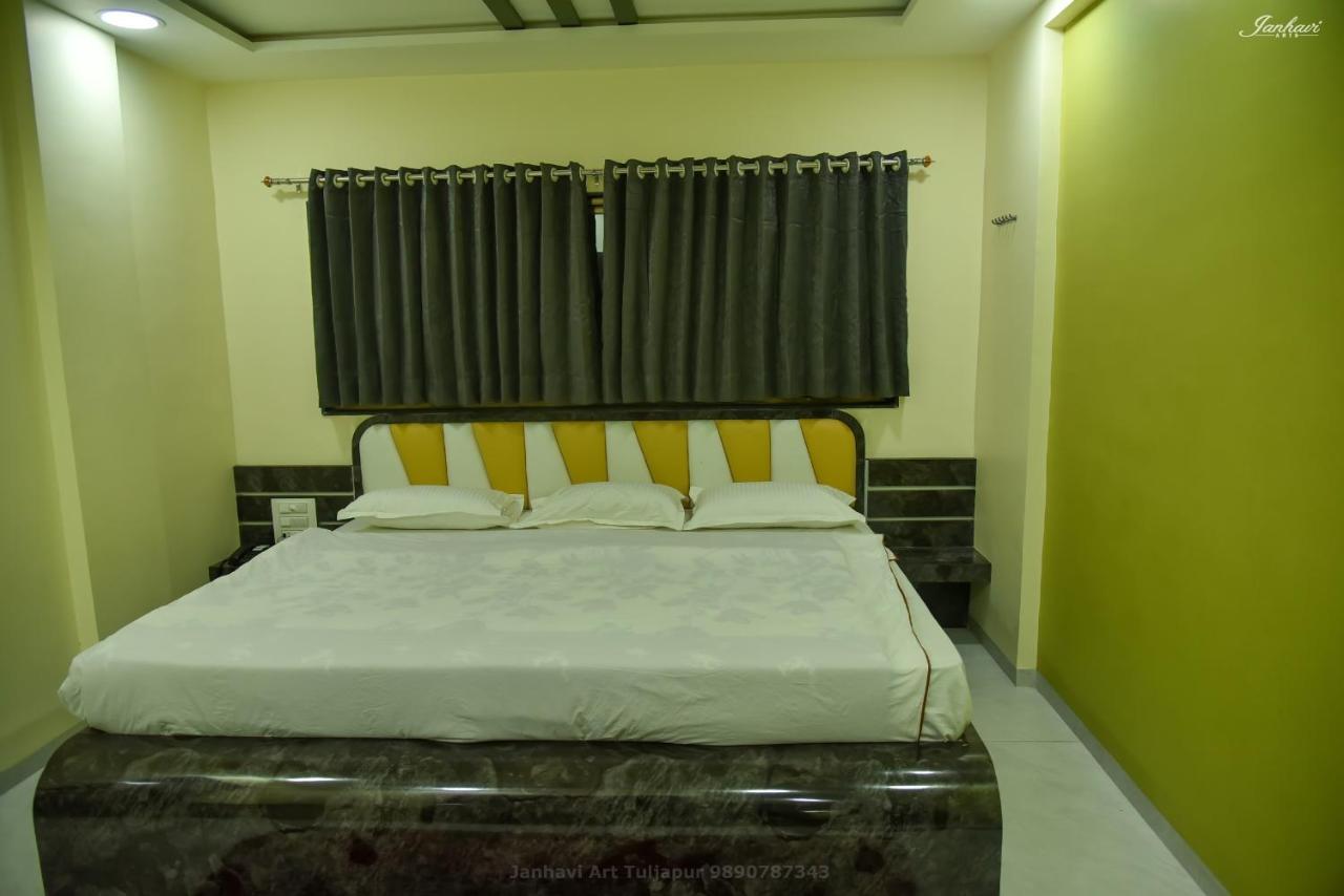Pawan Executive Tuljapur Eksteriør bilde
